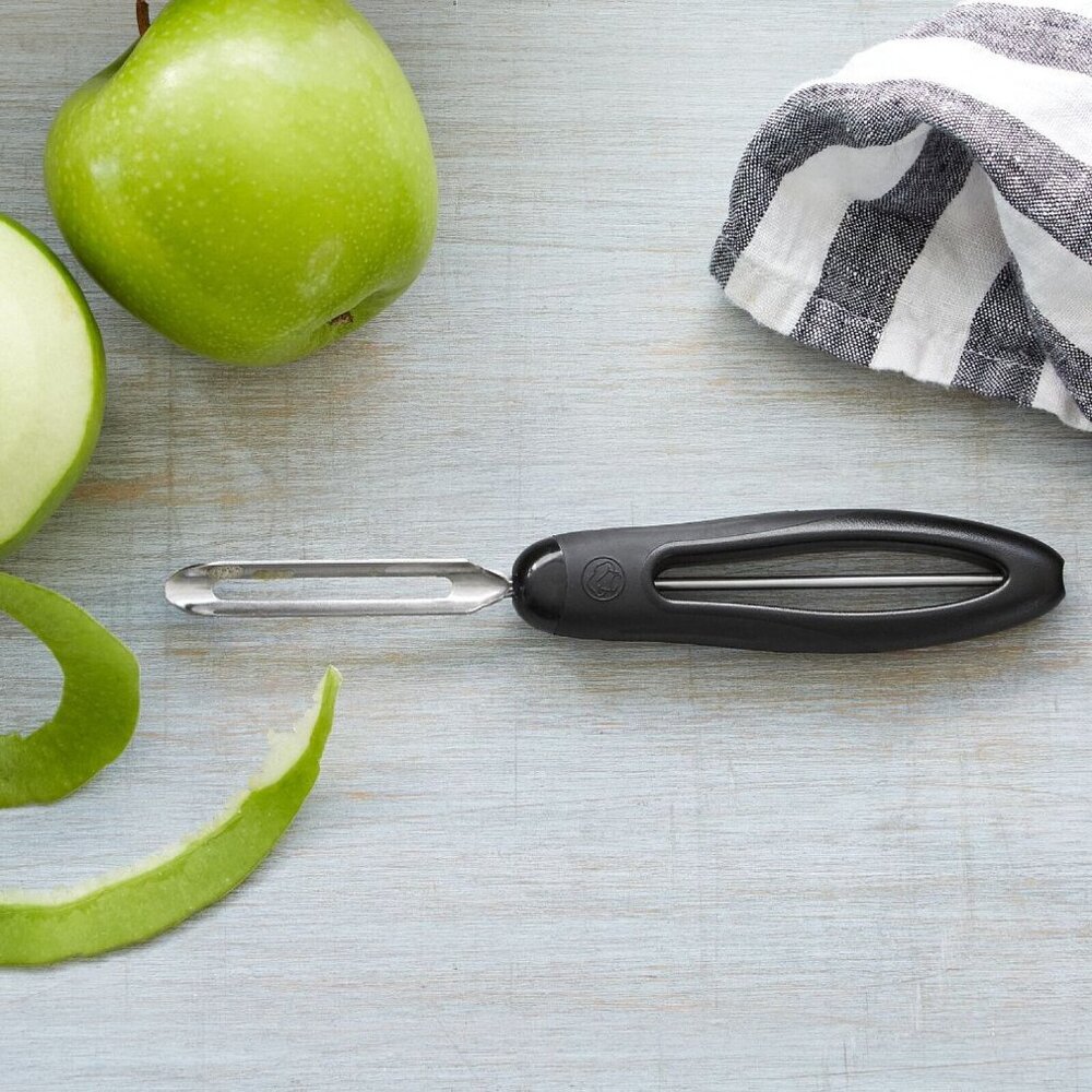 NEW~PAMPERED CHEF~Vegetable Peeler